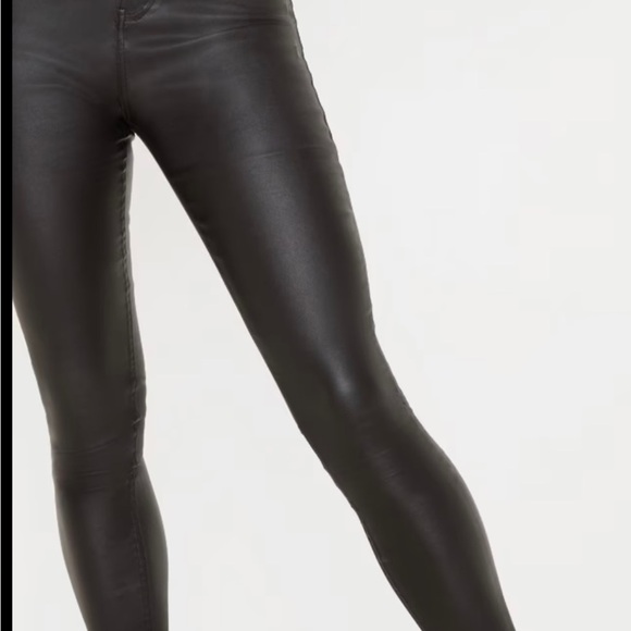Pretty LittleThing Black 5 Pocket Coated Skinny Jeans 10. Excellent condition. - Picture 1 of 8